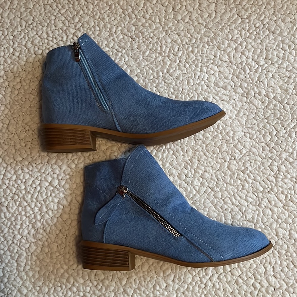 NWOT Blue Booties, Size 7.5 - Picture 3 of 11